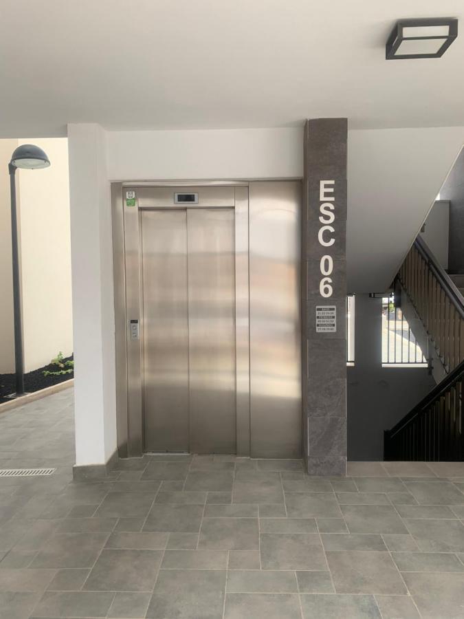 Sunny Luxury Apartment With Two Great Sunny - Level Terraces, Two Swimming Pools, In A New Complex Pueblo Majorero, Close To Fuerteventura Golf Club, Next To The Beach , Atlantico Shopping Mall And Casino In Caleta De Fuste Bagian luar foto