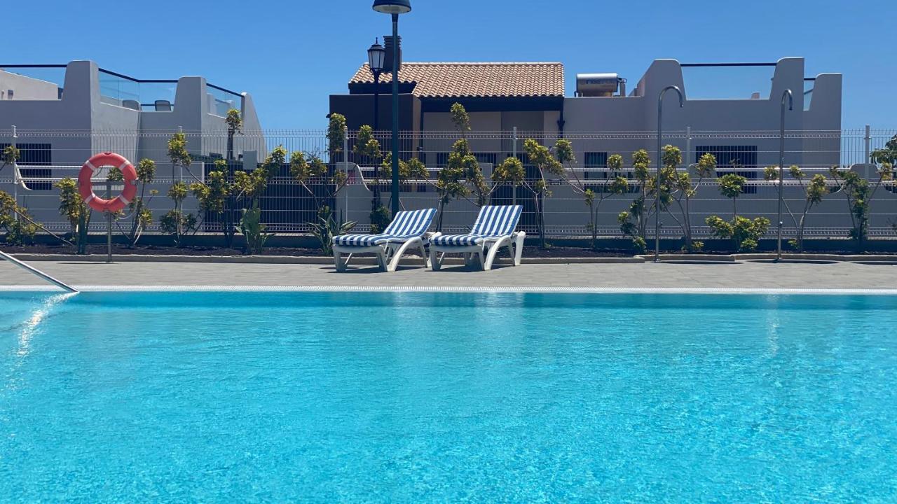 Sunny Luxury Apartment With Two Great Sunny - Level Terraces, Two Swimming Pools, In A New Complex Pueblo Majorero, Close To Fuerteventura Golf Club, Next To The Beach , Atlantico Shopping Mall And Casino In Caleta De Fuste Bagian luar foto