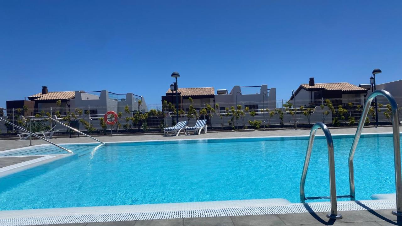 Sunny Luxury Apartment With Two Great Sunny - Level Terraces, Two Swimming Pools, In A New Complex Pueblo Majorero, Close To Fuerteventura Golf Club, Next To The Beach , Atlantico Shopping Mall And Casino In Caleta De Fuste Bagian luar foto